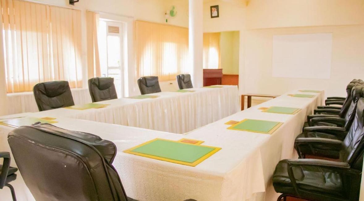 Country Lake Resort Garuga Entebbe Eksteriør billede